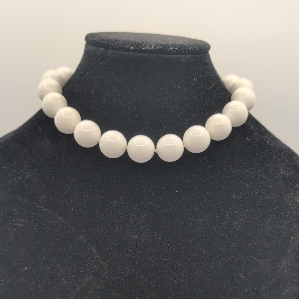 Elegant White Beaded Necklace